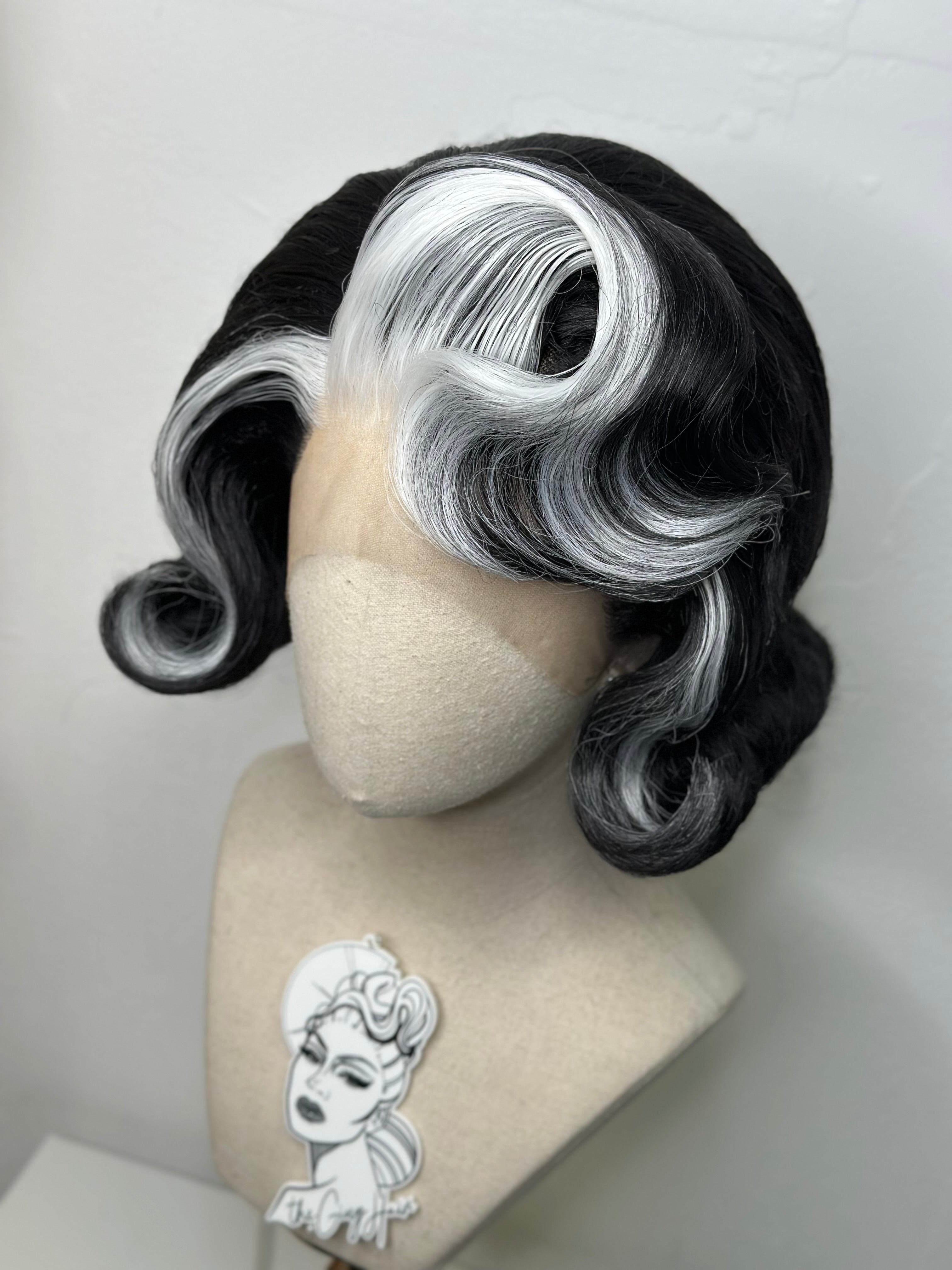 Classy 60s Wig Black and White