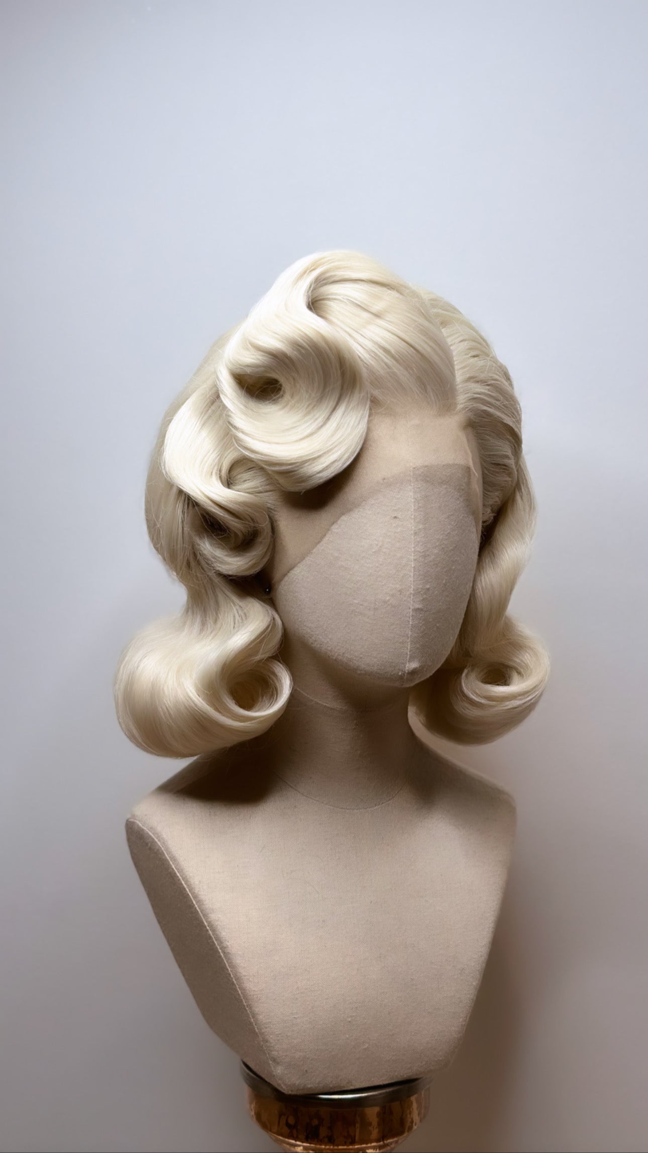 Classy 40s History Wig Platin