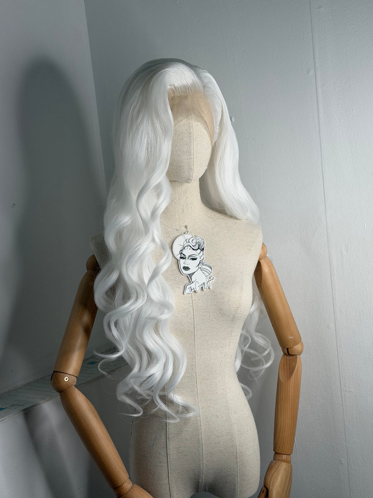 Hollywood waves white