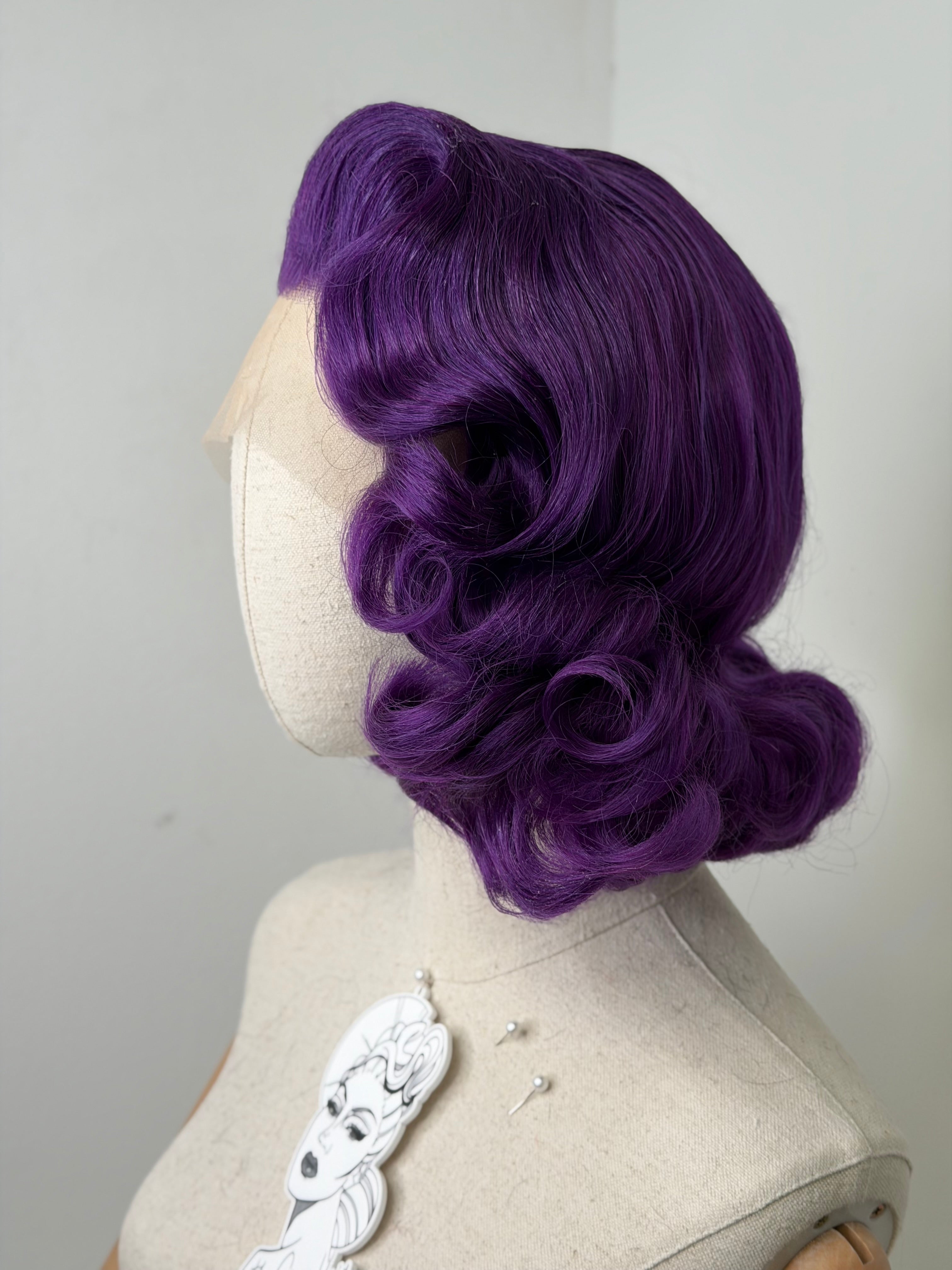 Classy 40s History Wig short dark Purple