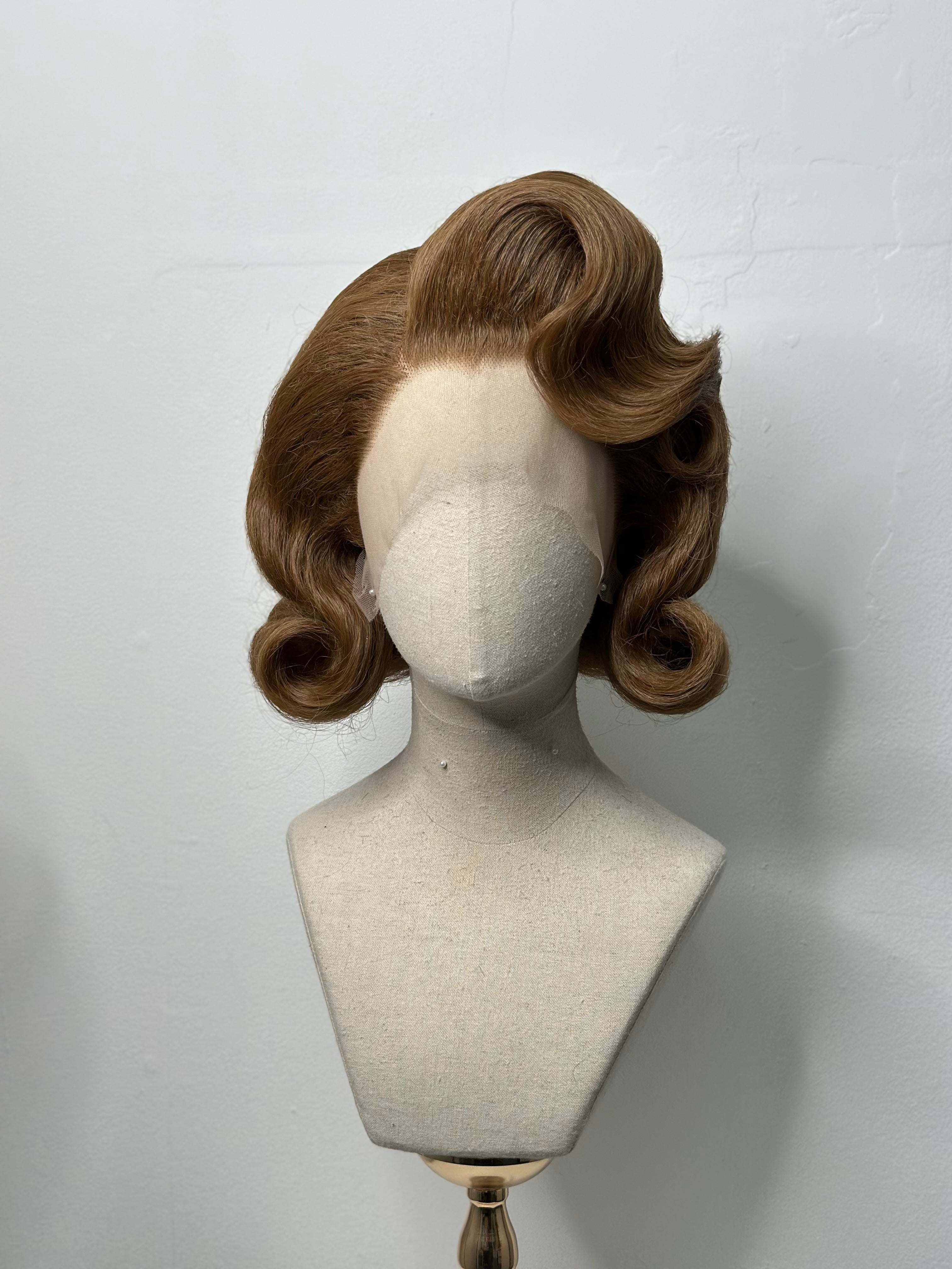 Classy 60s History Wig Caramel