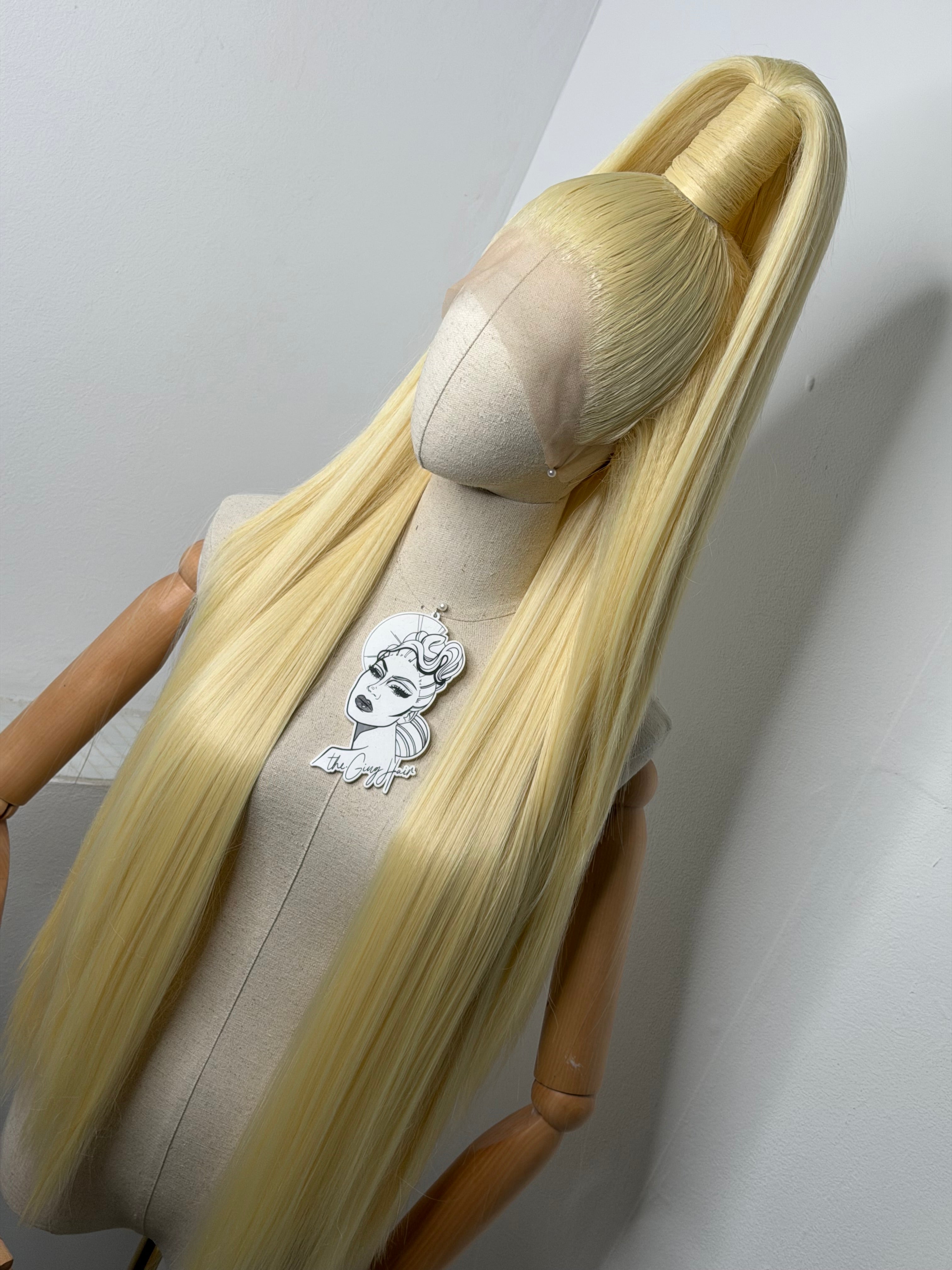 Sleek half up ponytail Vanilla