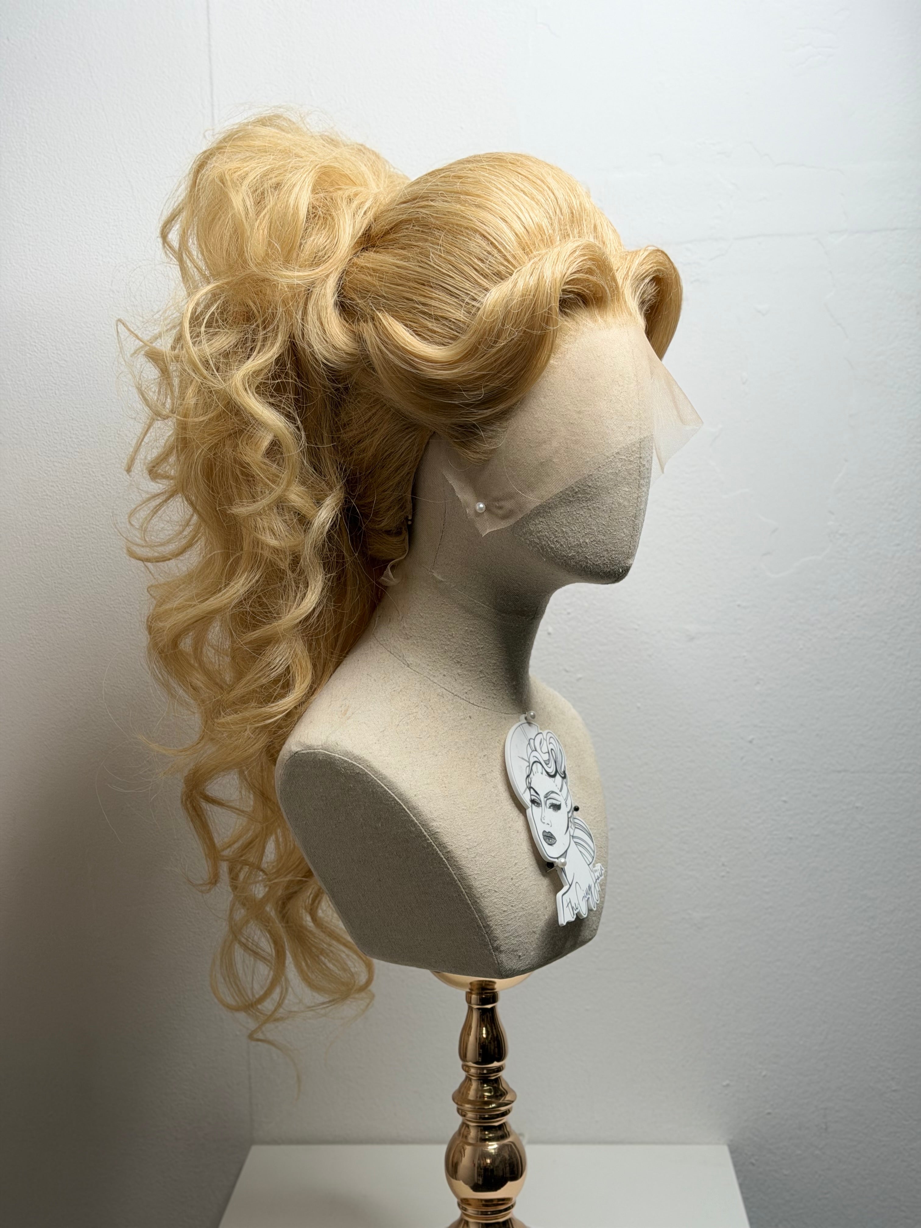 Half Updo natural gold Blonde