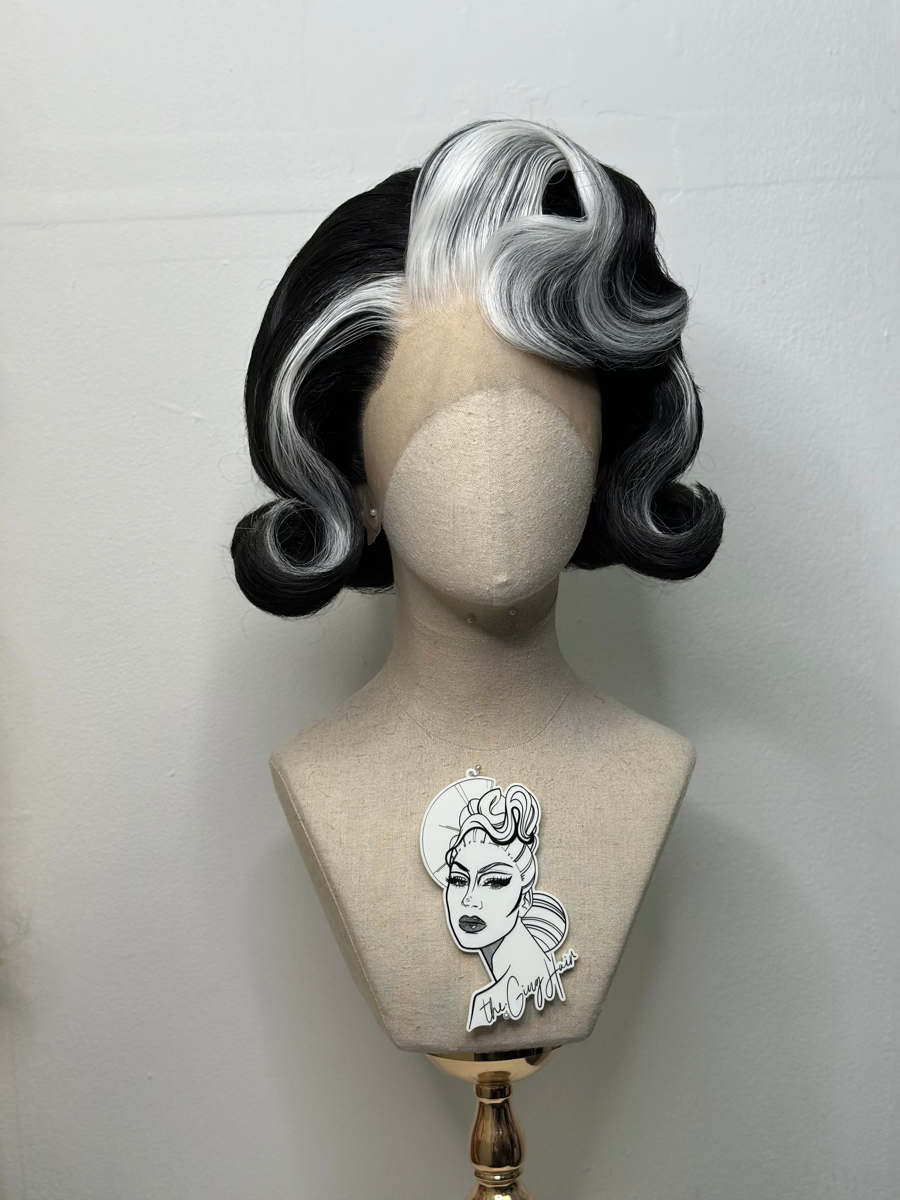 Classy 60s Wig Black and White