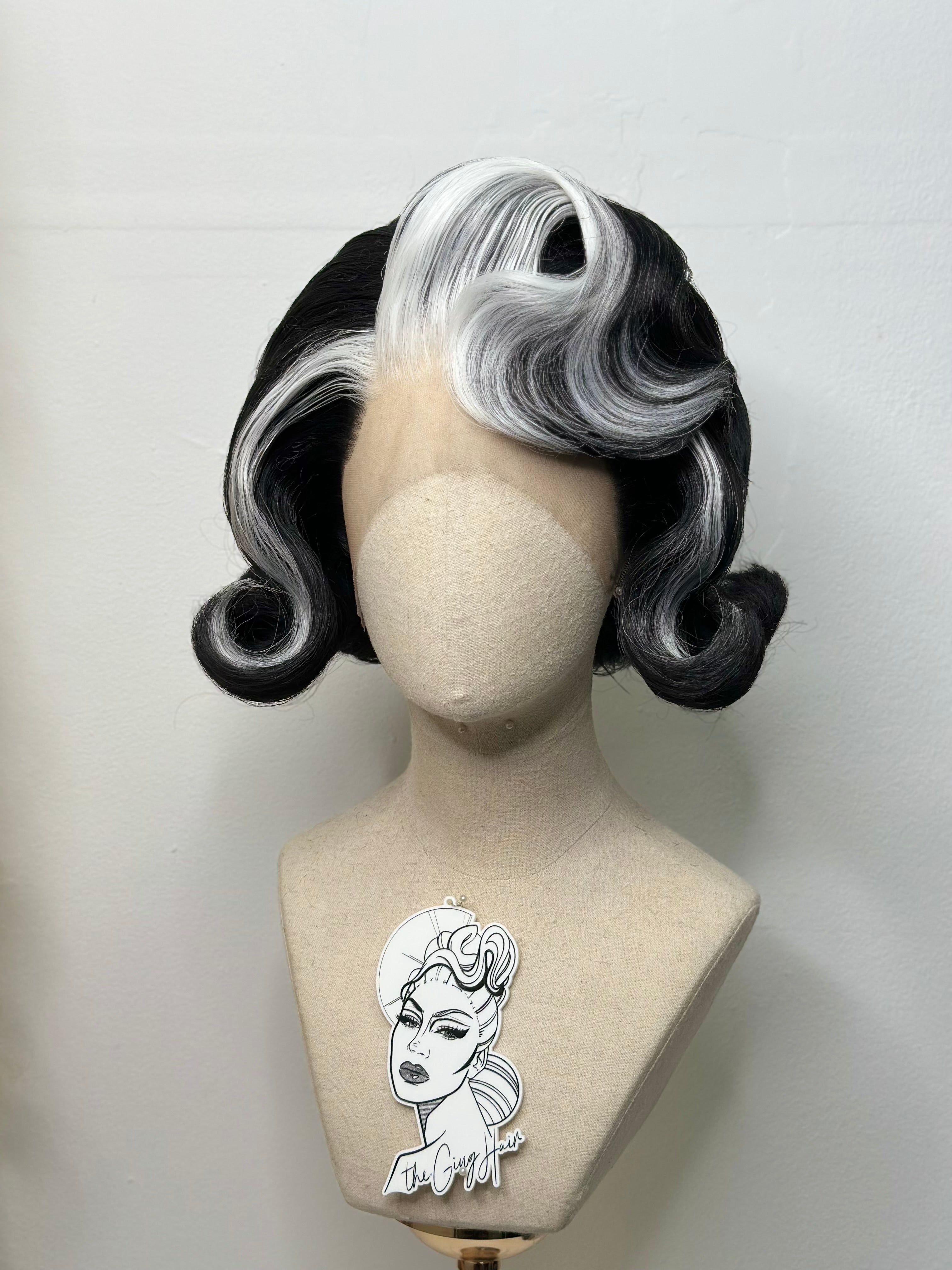 Classy 60s Wig Black and White