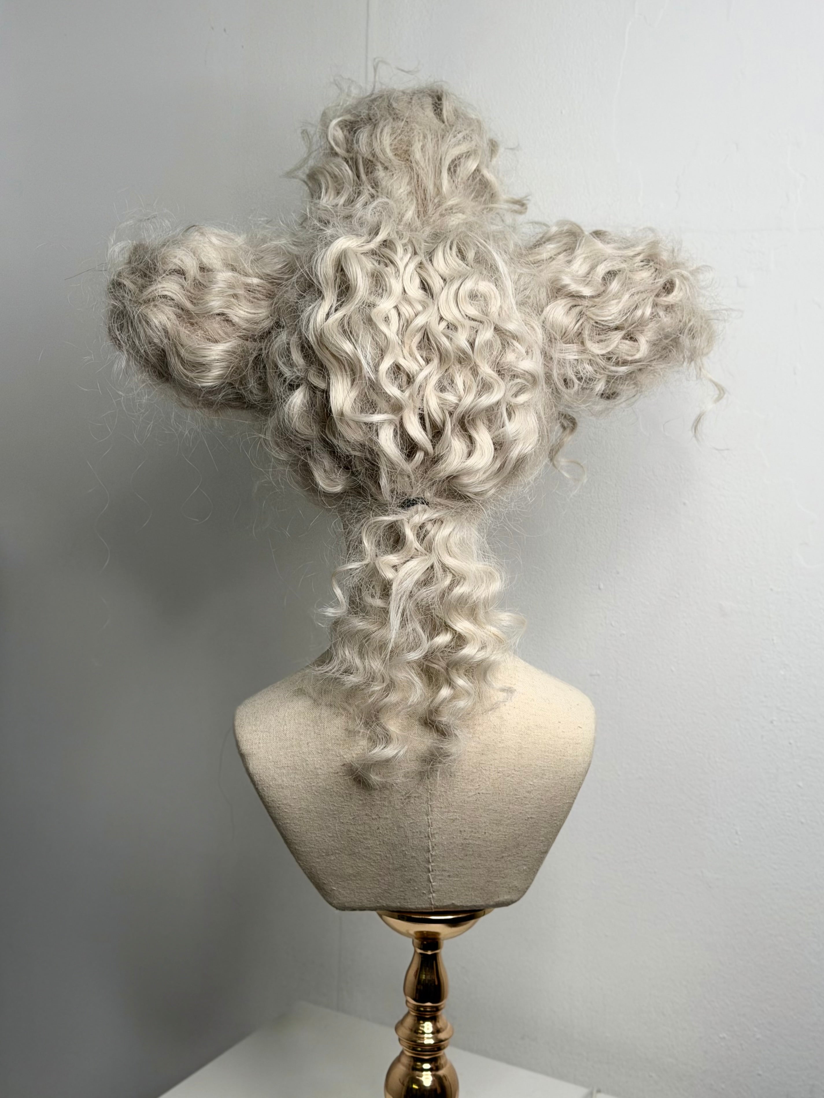 Sculpturing Fashion Wig Silver Grey