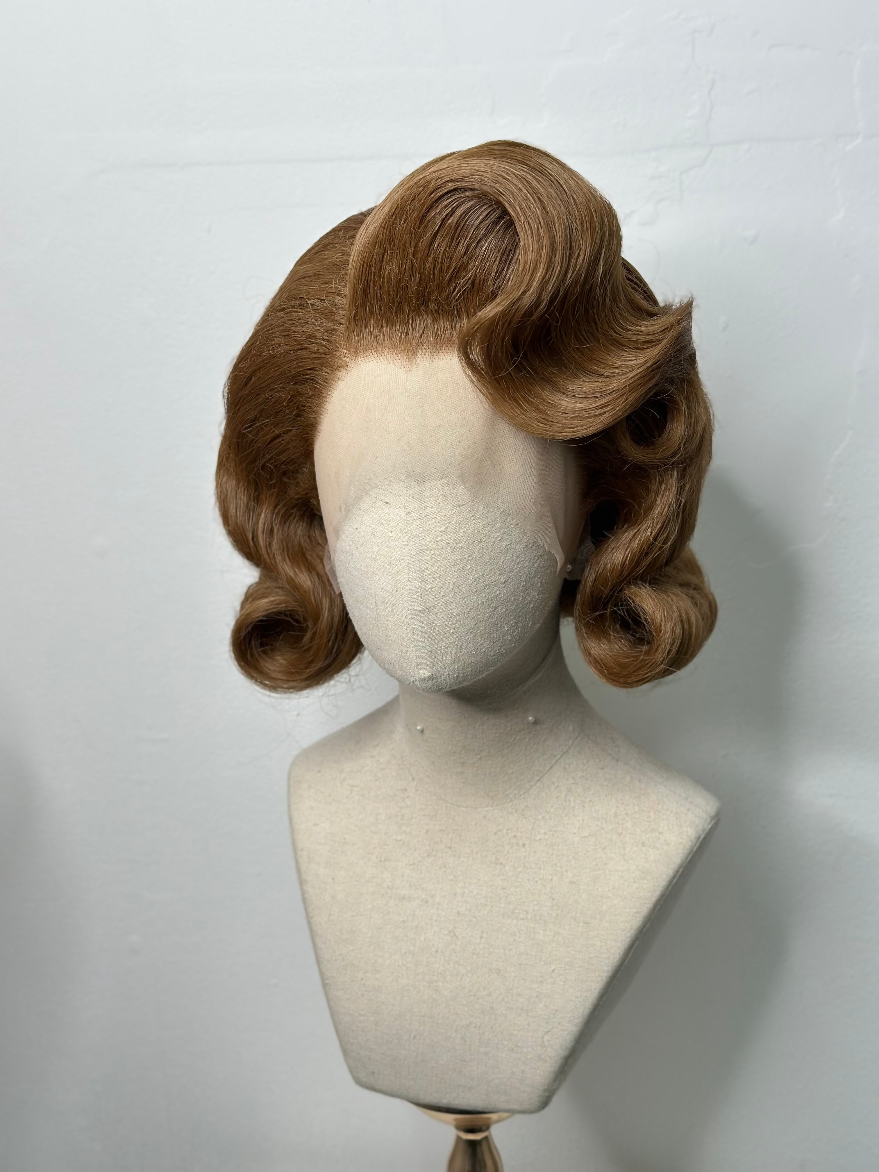 Classy 60s History Wig Caramel