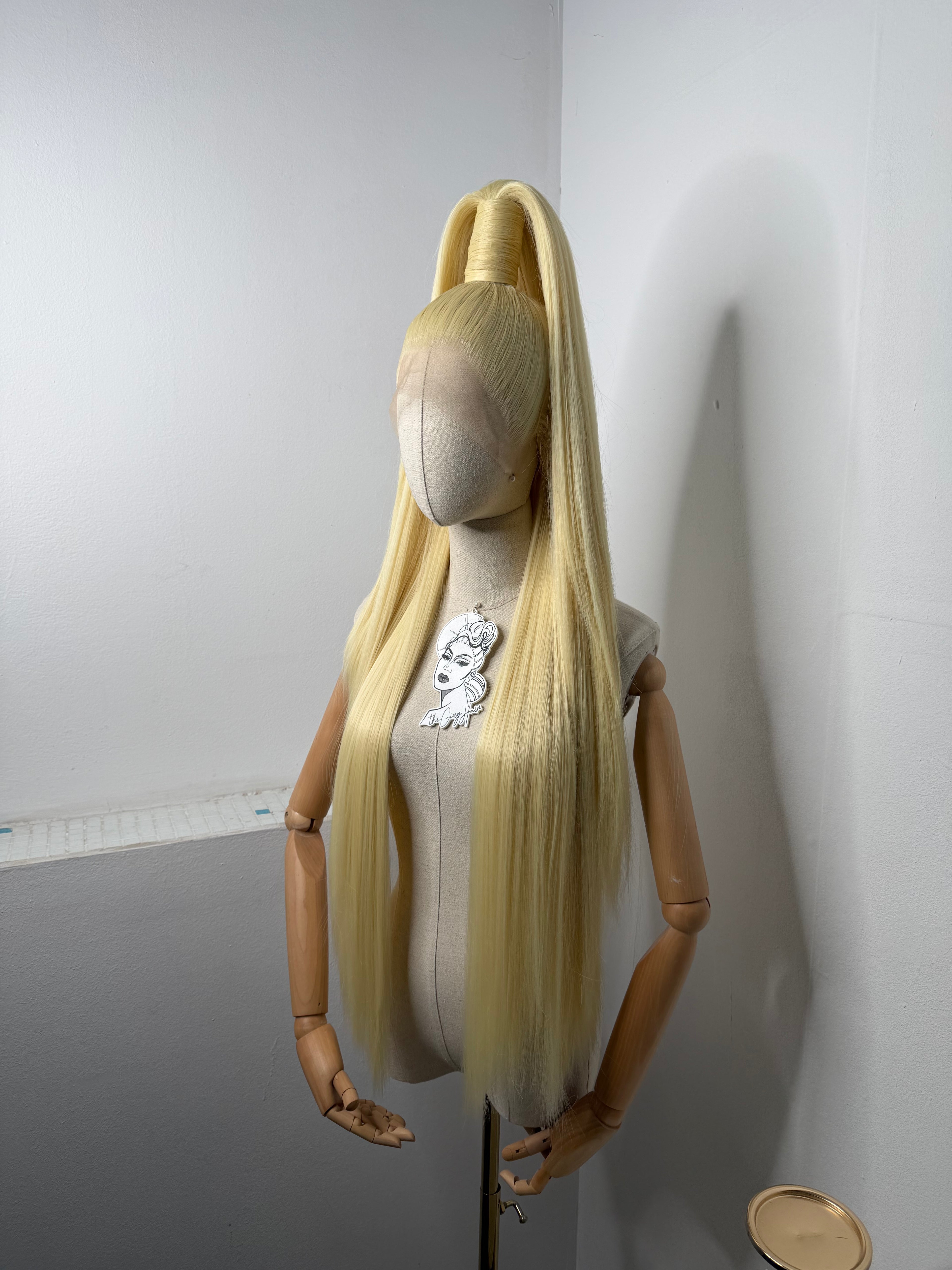 Sleek half up ponytail Vanilla