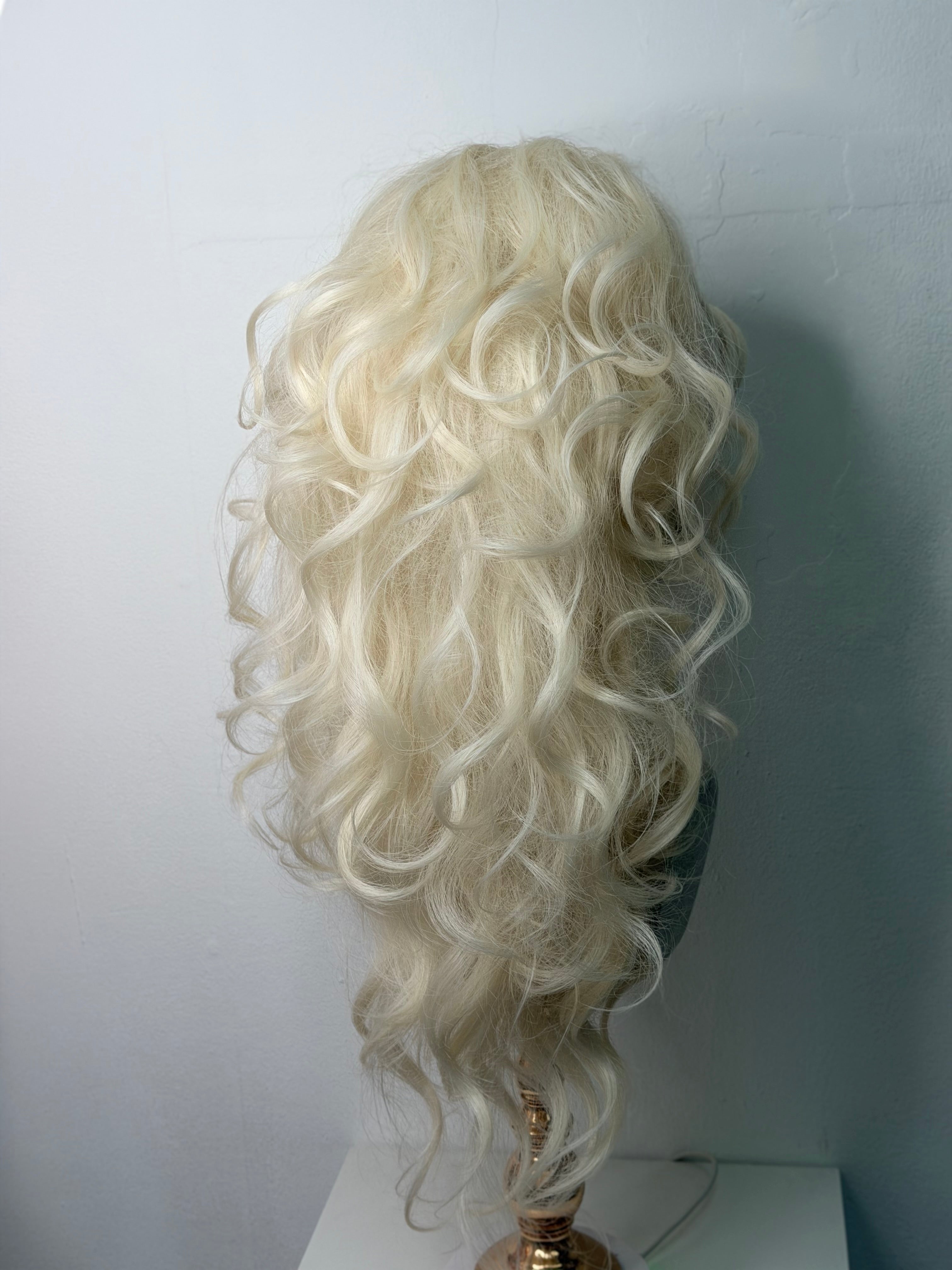 Messy Big Half Updo Platin