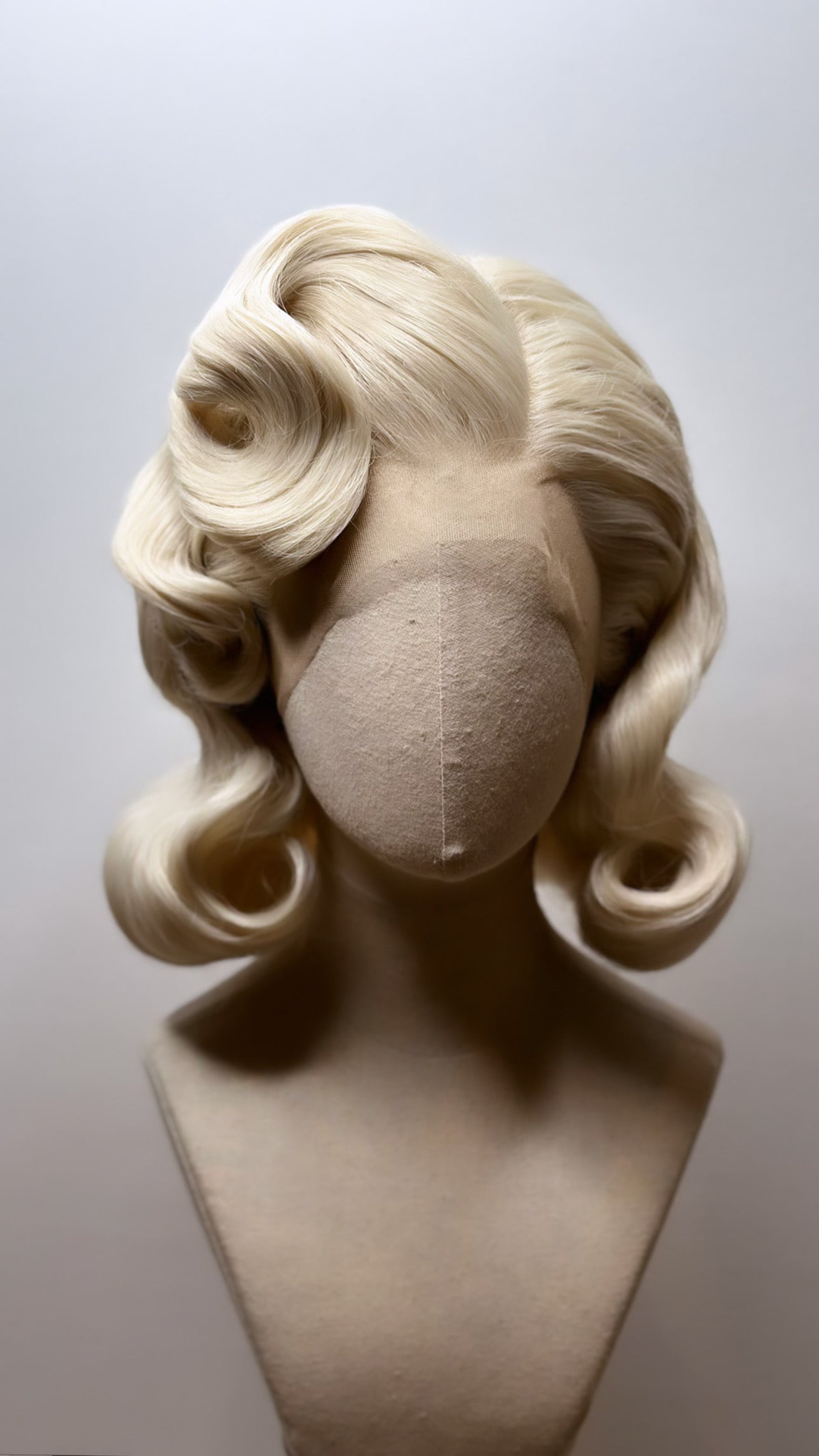 Classy 40s History Wig Platin