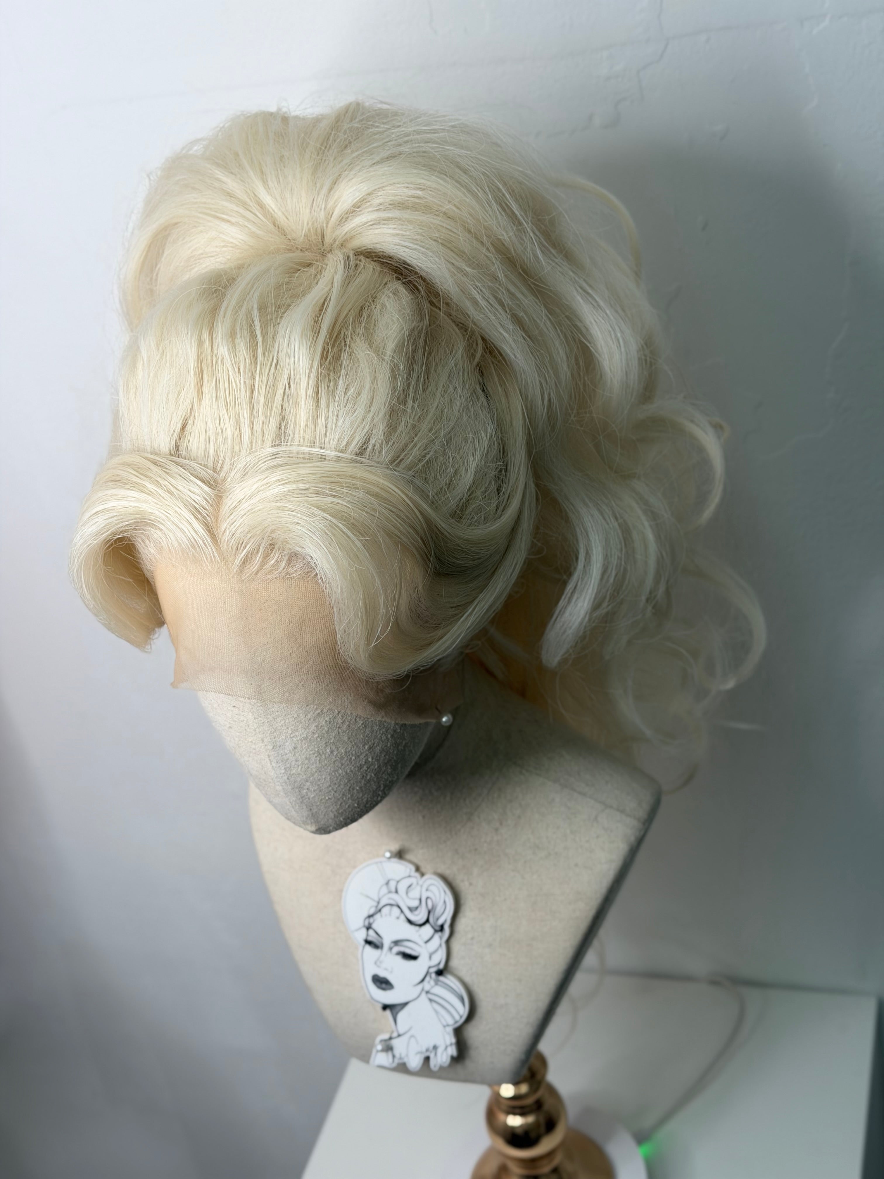 Messy Big Half Updo Platin