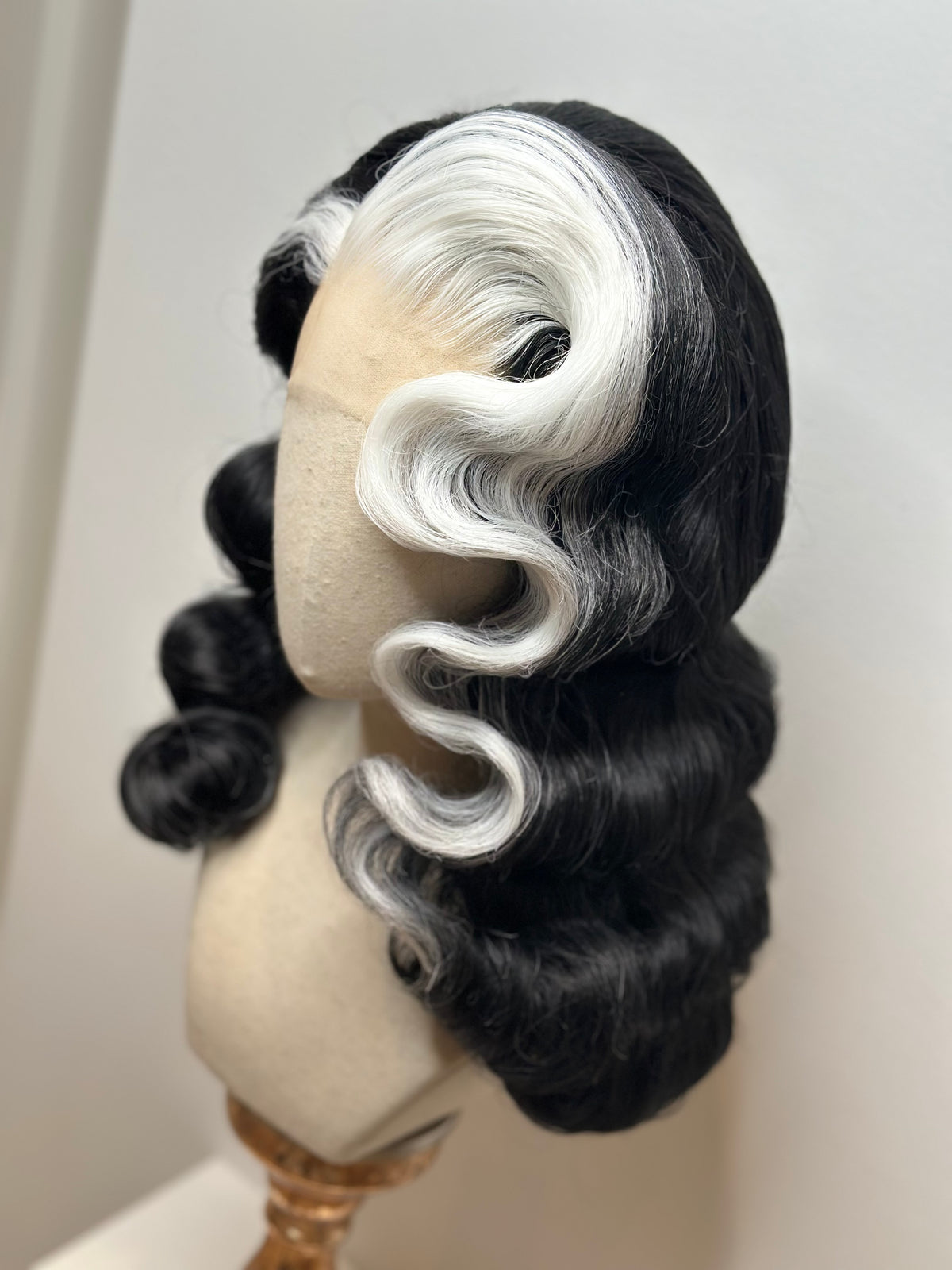 Classy 40s History Wig Black and White