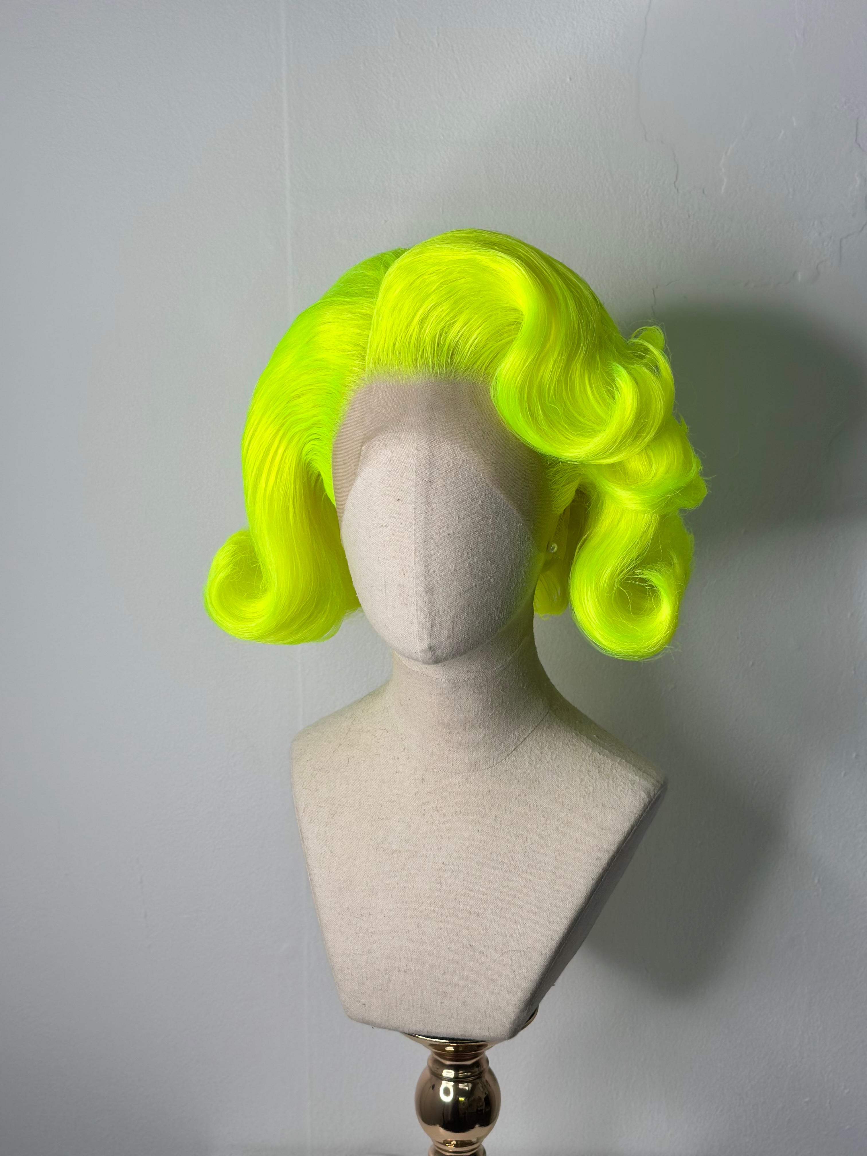 Classy 60s History green Neon Wig