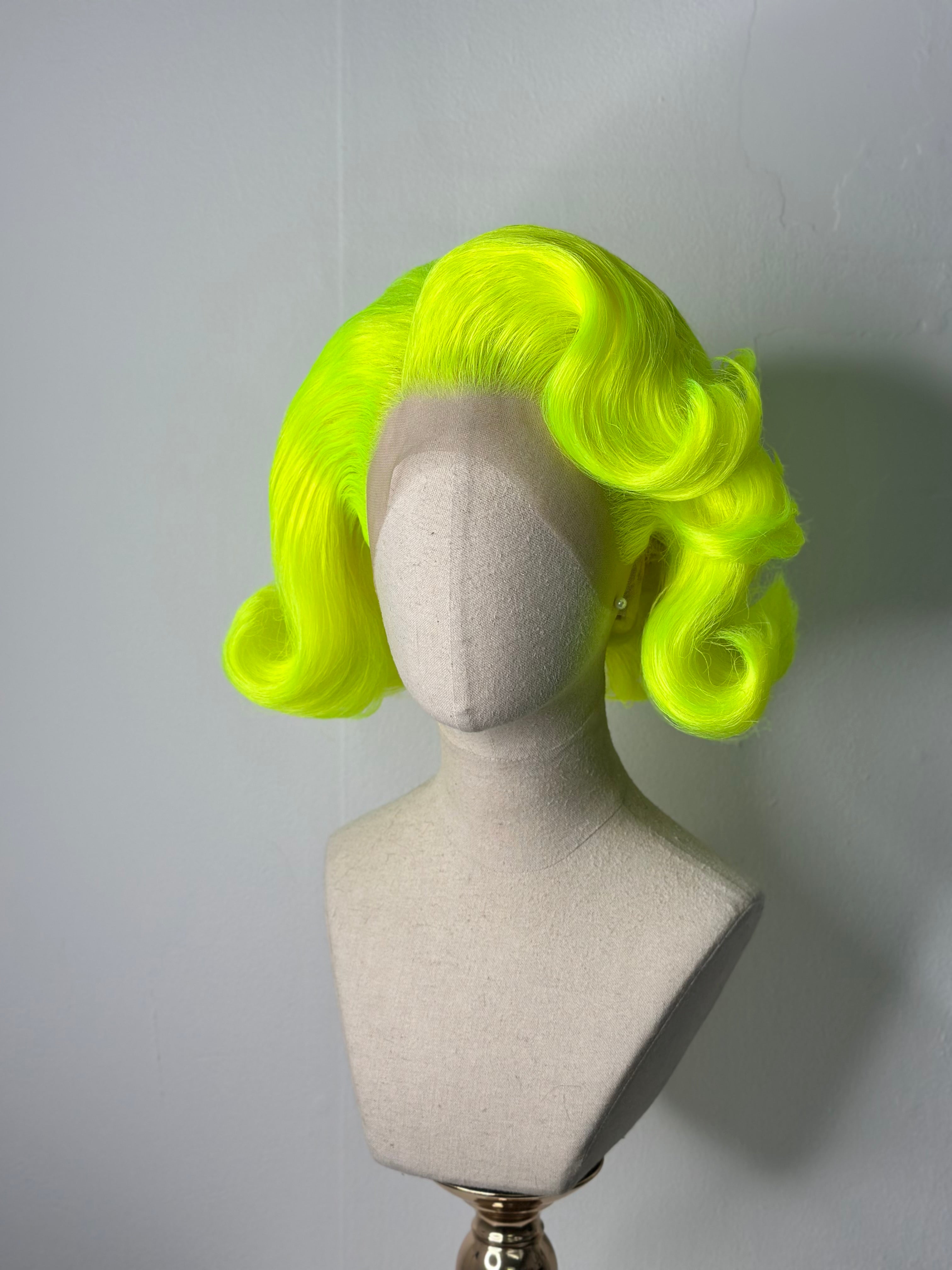 Classy 60s History green Neon Wig