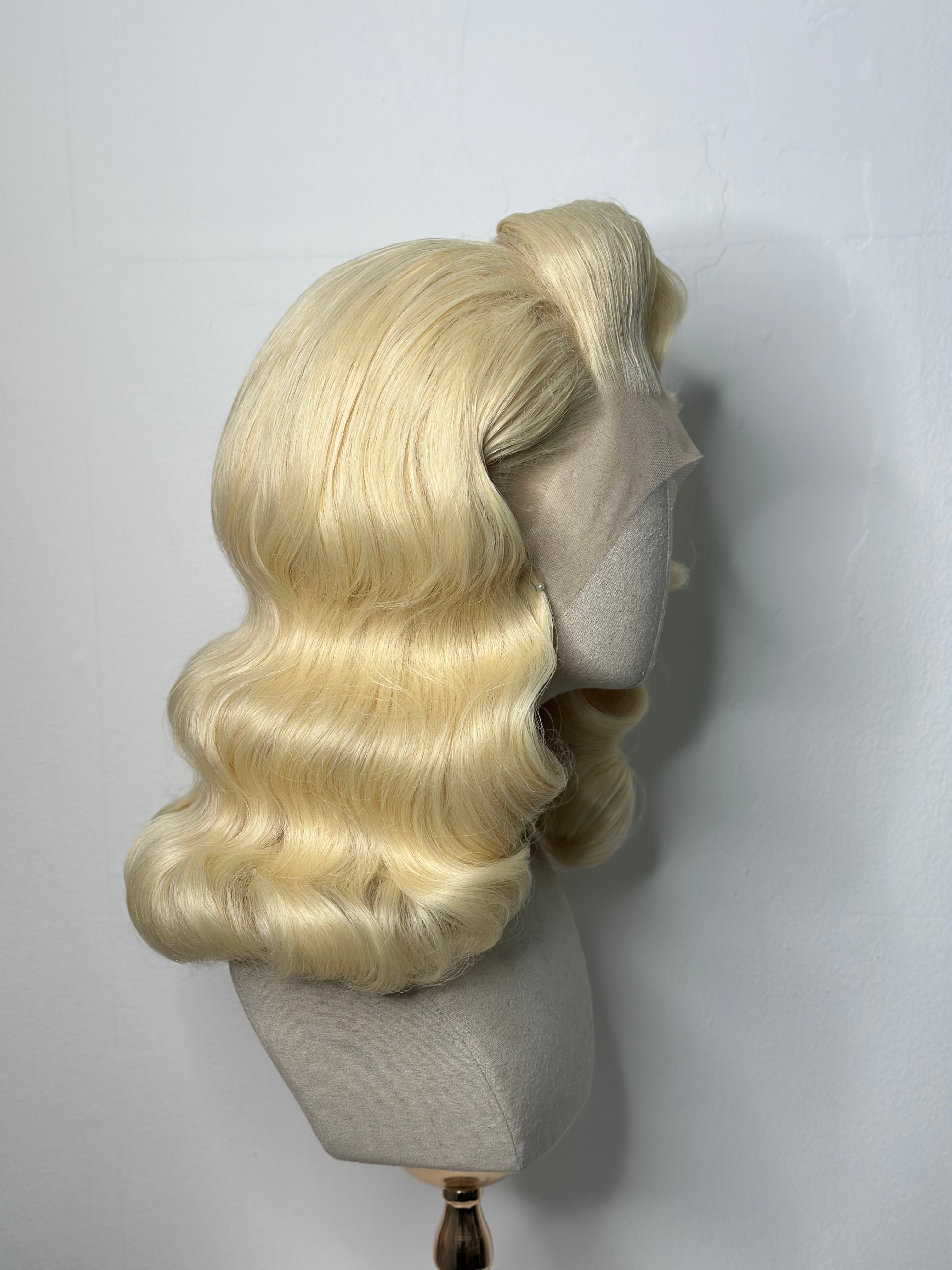 Classy 40s History Wig Vanilla-Blond