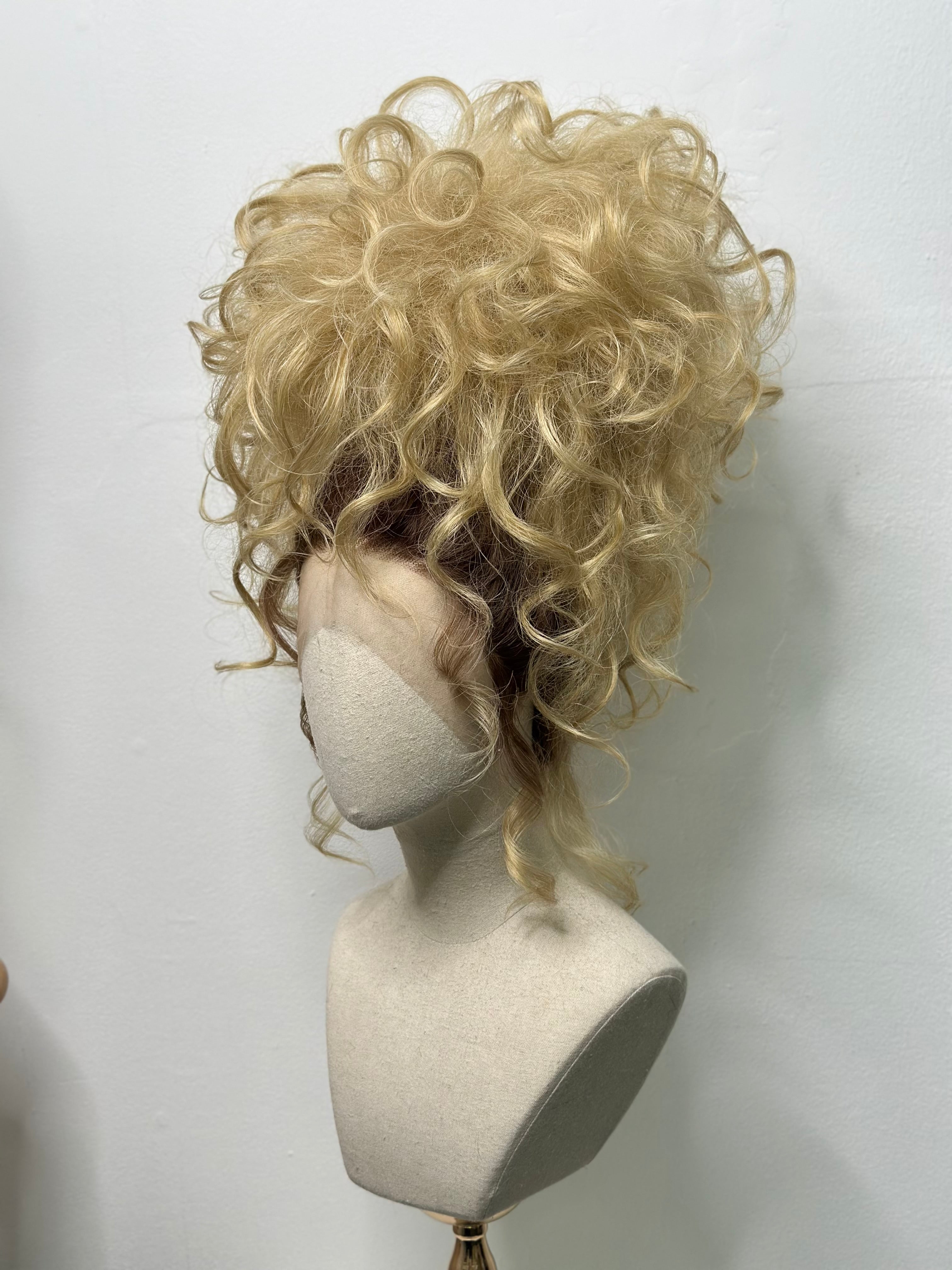 Classy messy Updo Warm Blond Roots