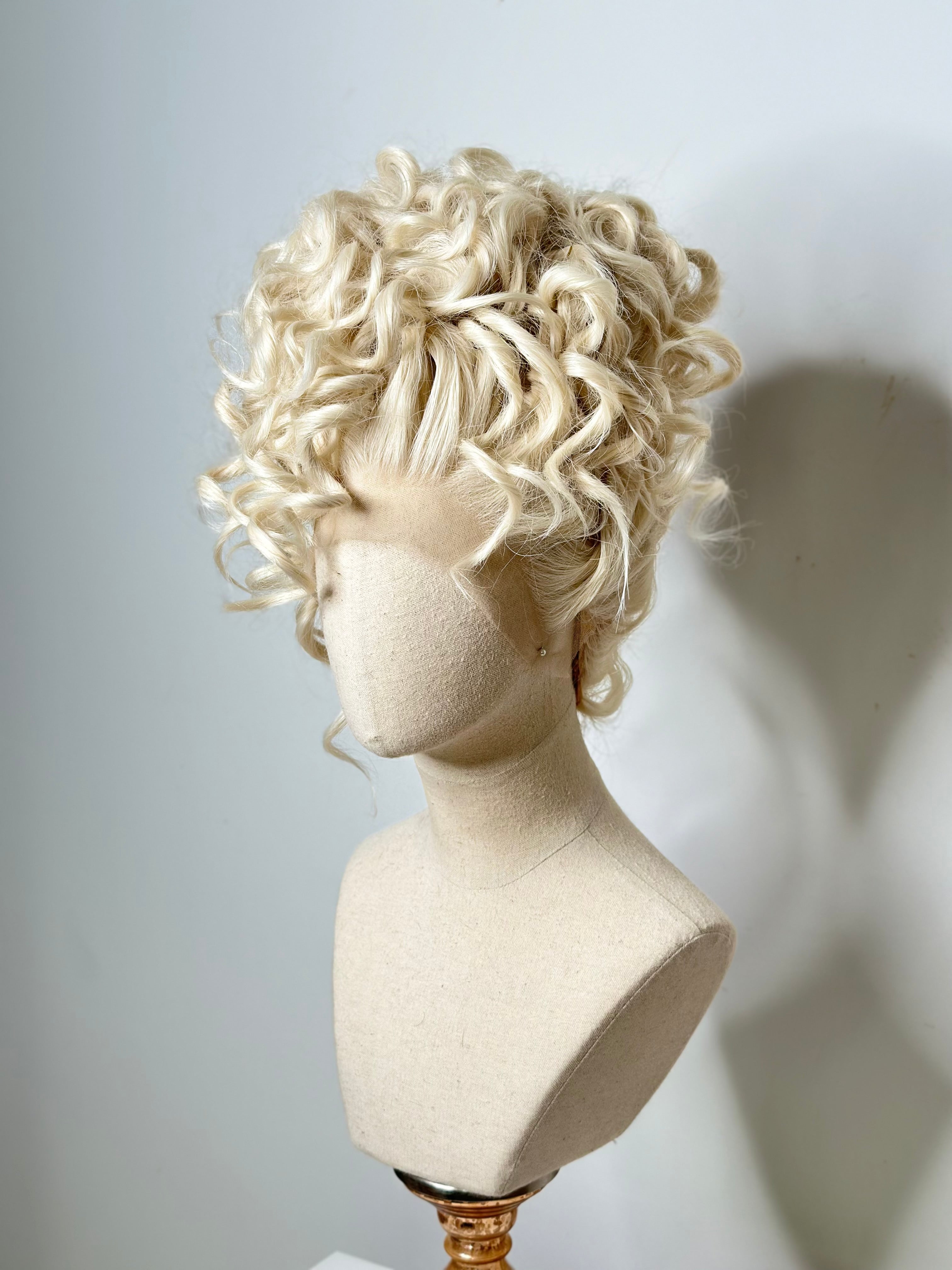 Curly Updo platin Blond
