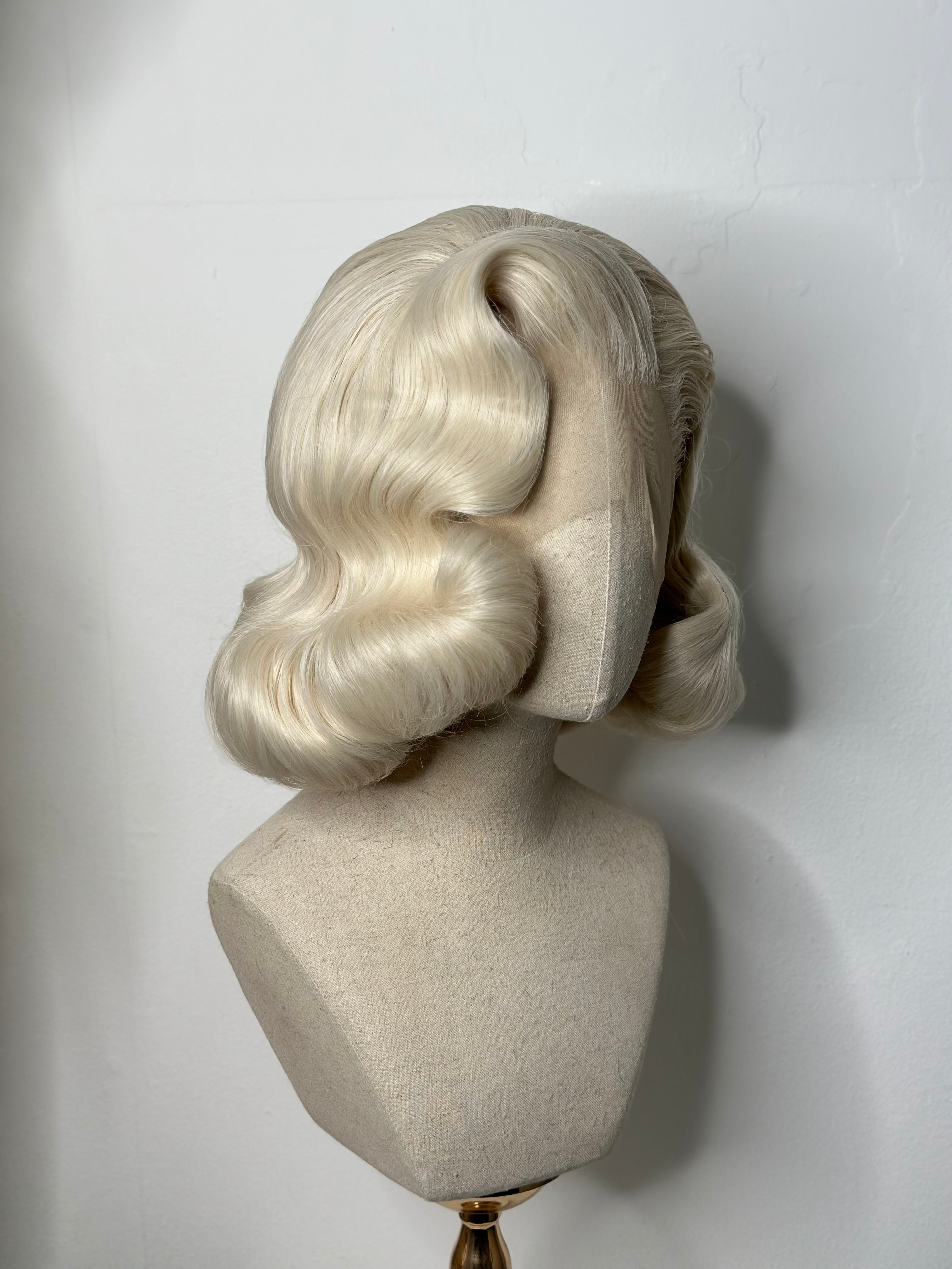 Classy 40s History Wig Platin