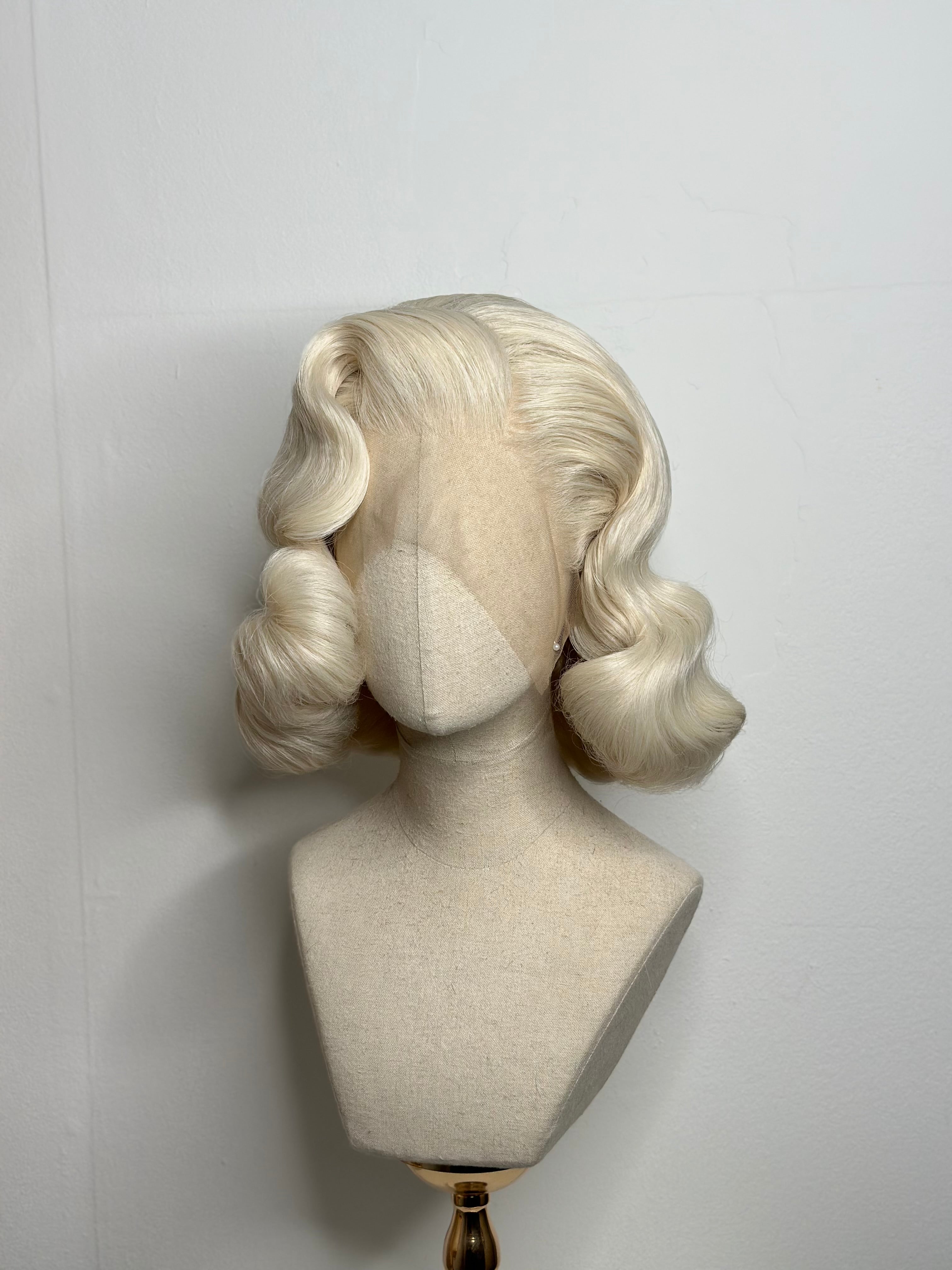 Classy 40s History Wig Platin