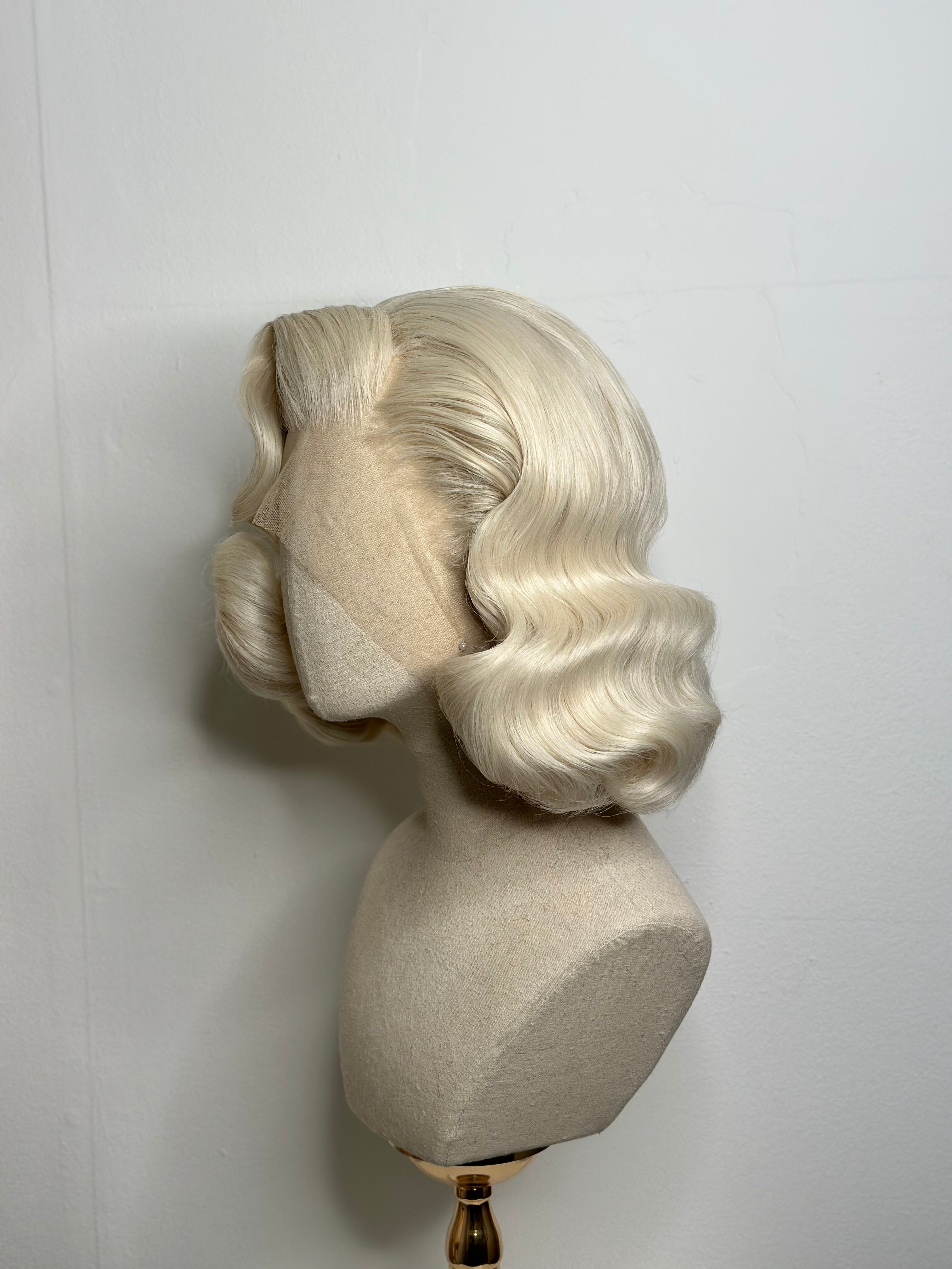 Classy 40s History Wig Platin