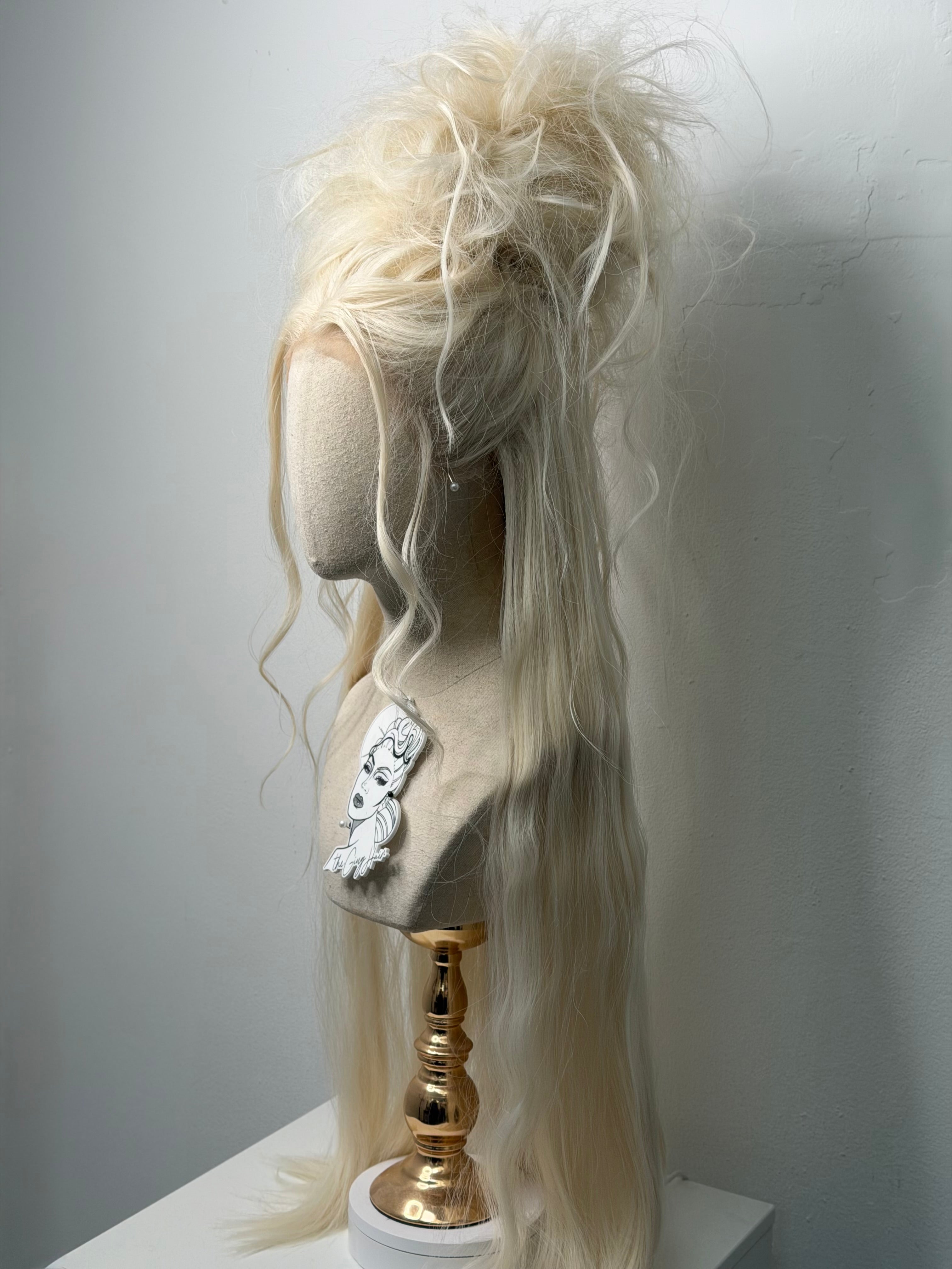 Messy Half UpPlatin Blond