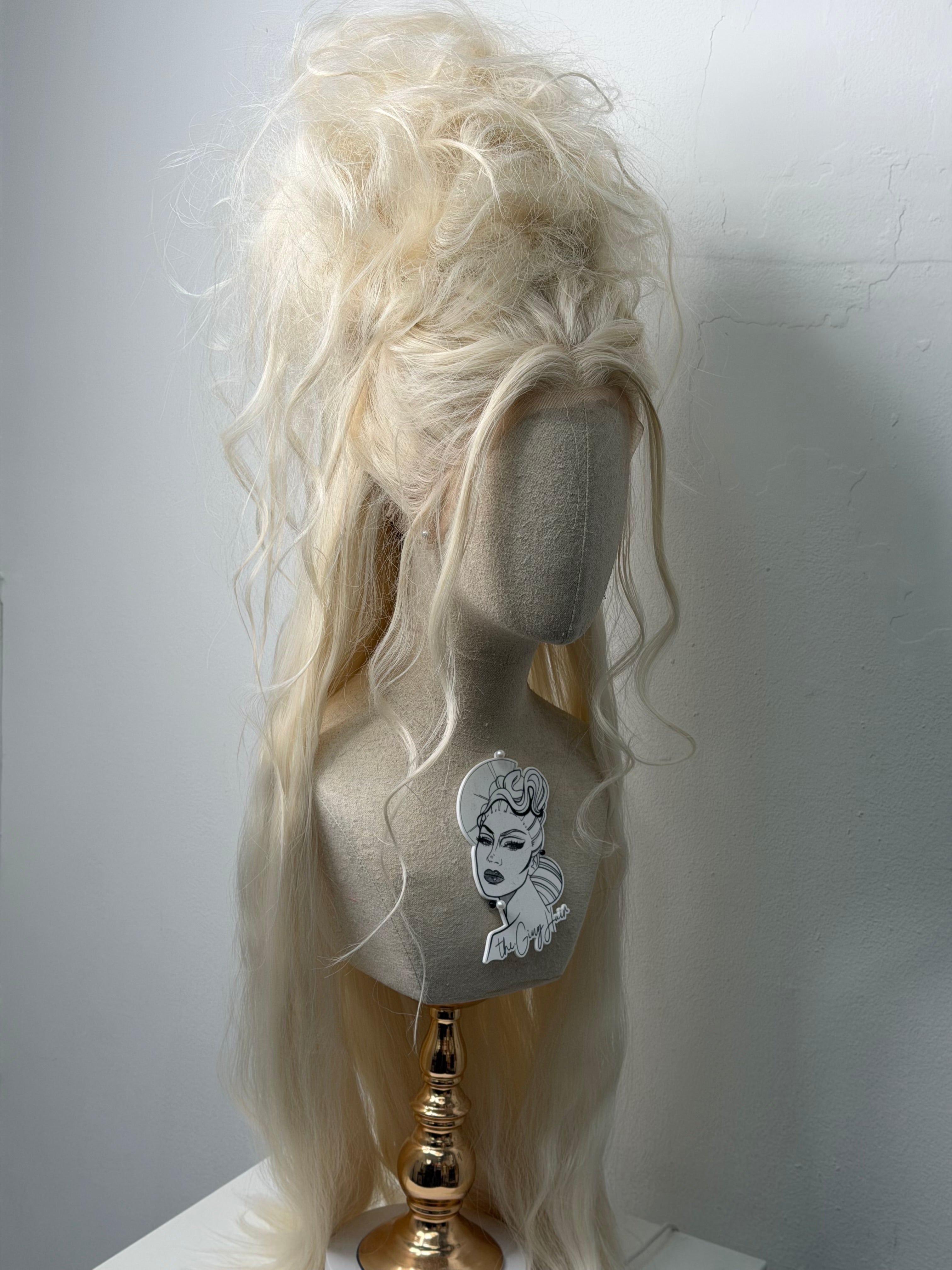 Messy Half UpPlatin Blond