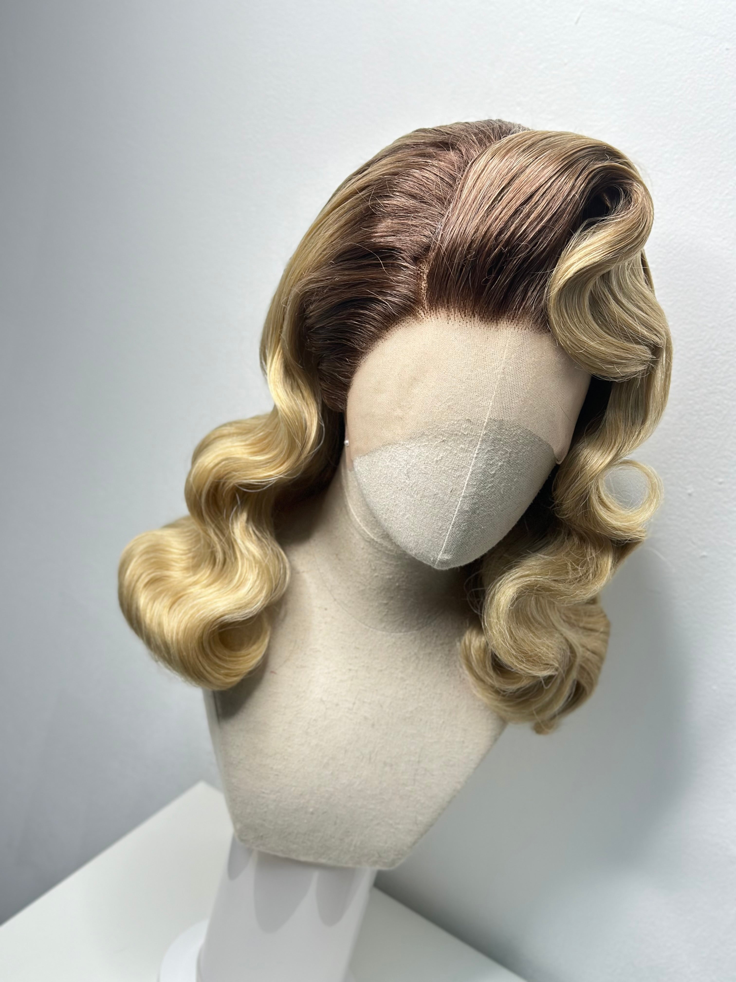 Classy 40s History Wig Blond-Roots