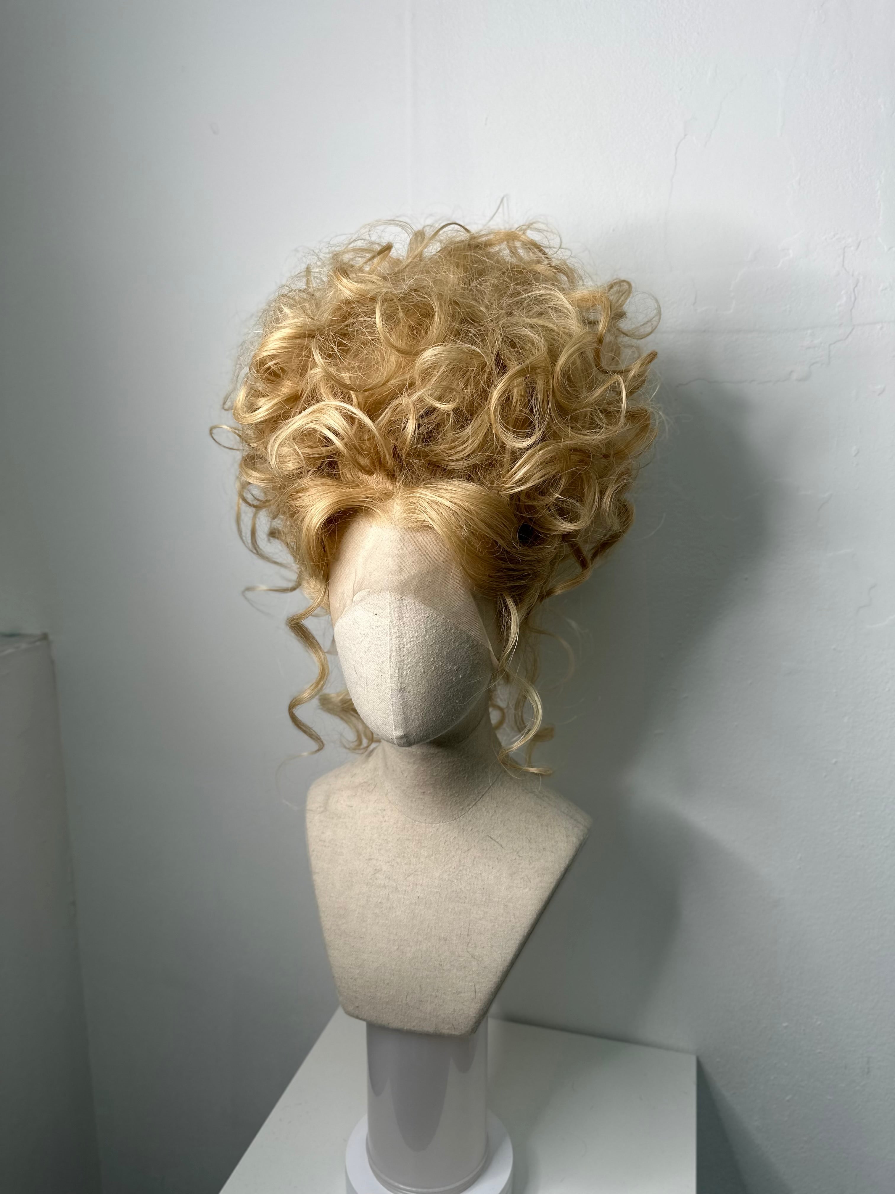 Classy Dolly Updoo natural Gold Blonde