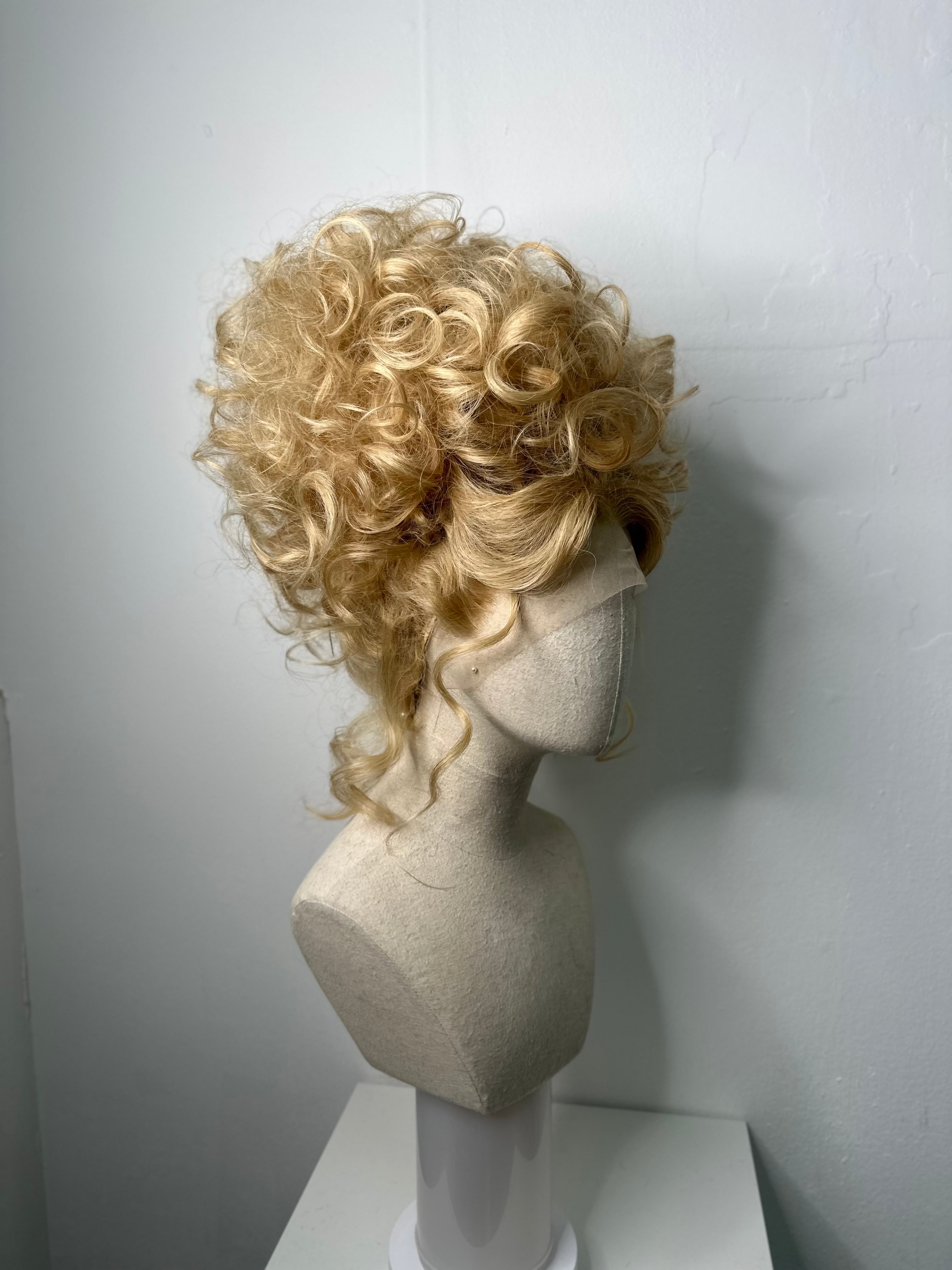Classy Dolly Updoo natural Gold Blonde