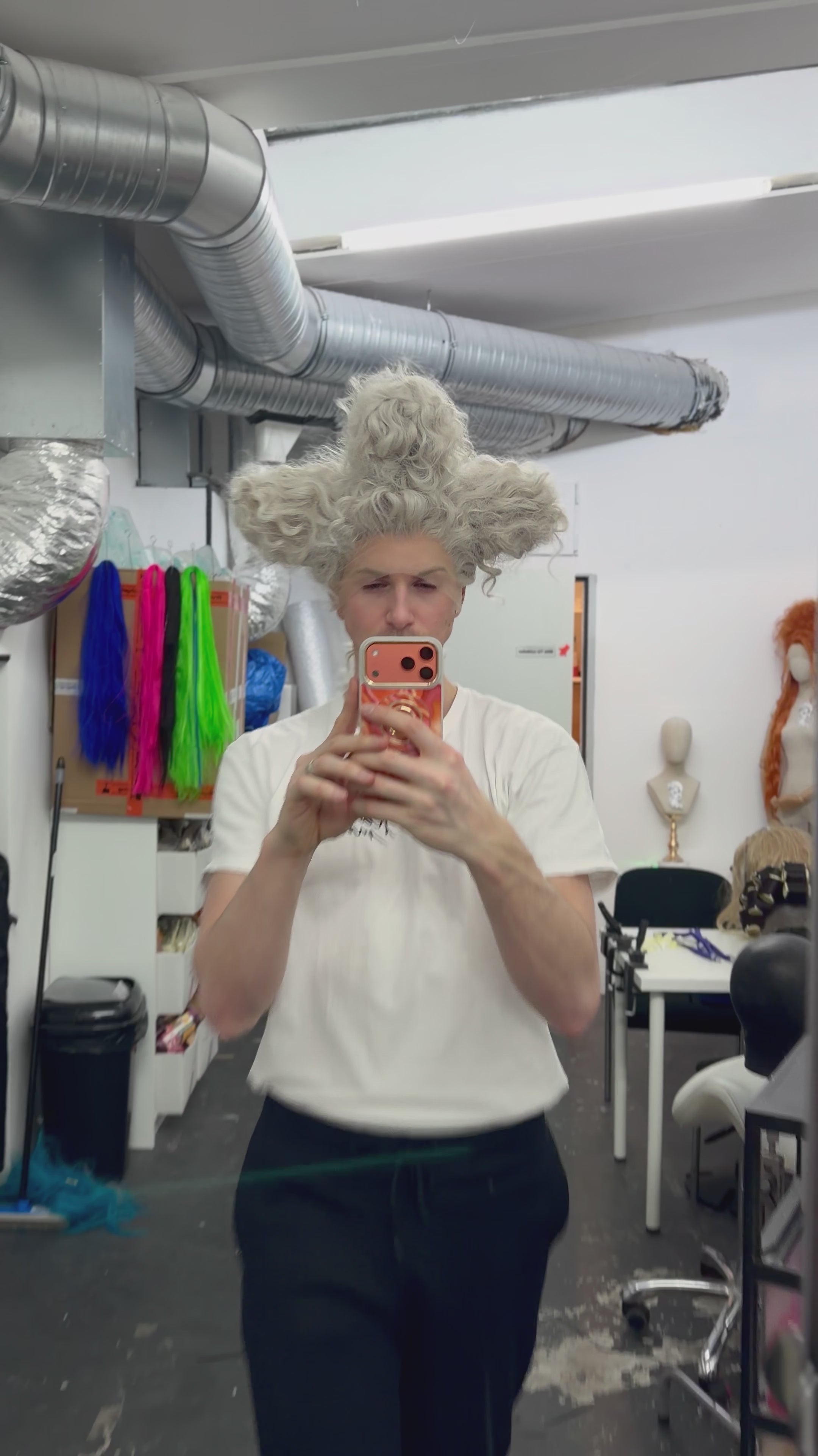 Sculpturing Fashion Wig Silver Grey