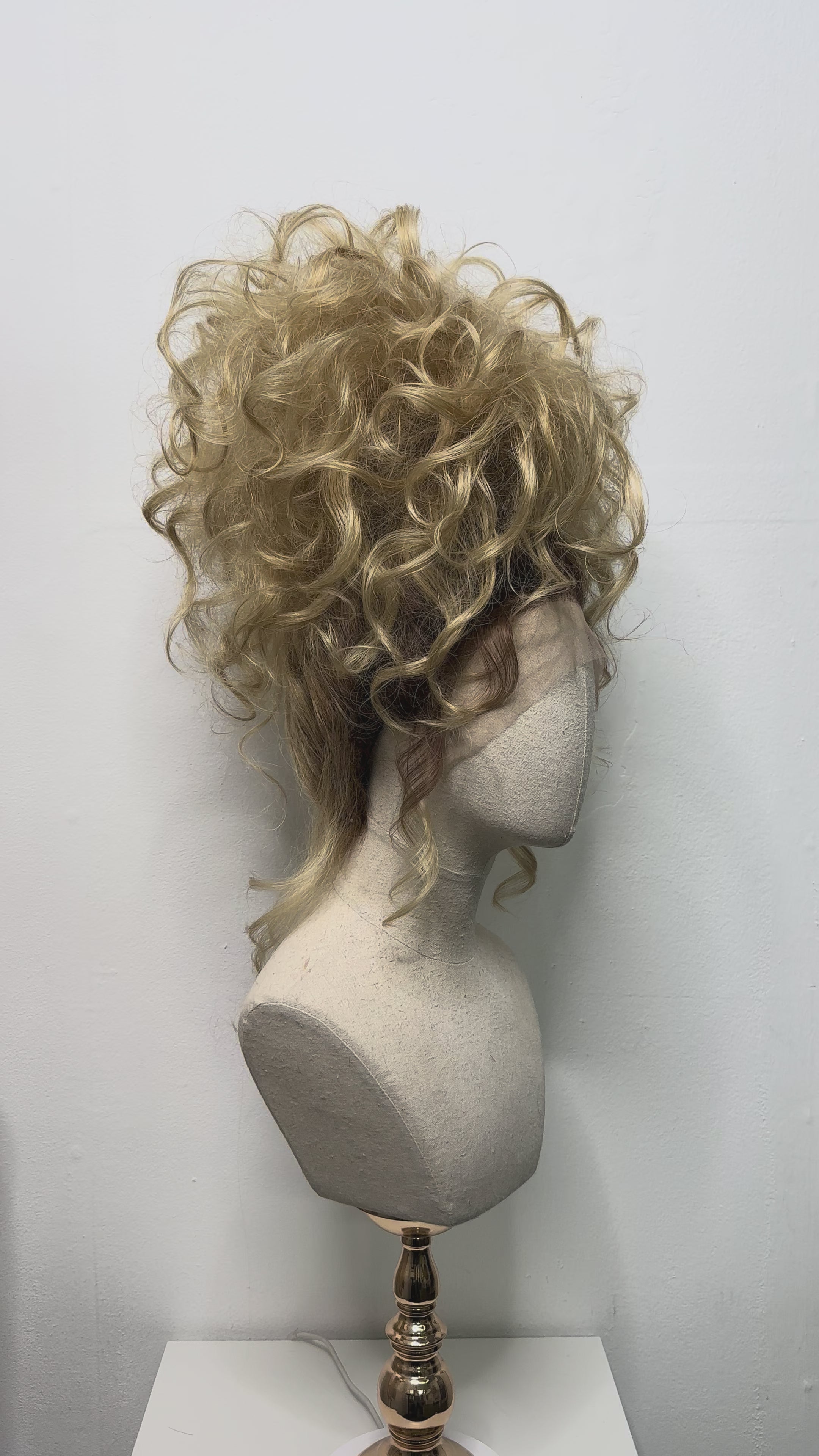 Classy messy Updo Warm Blond Roots