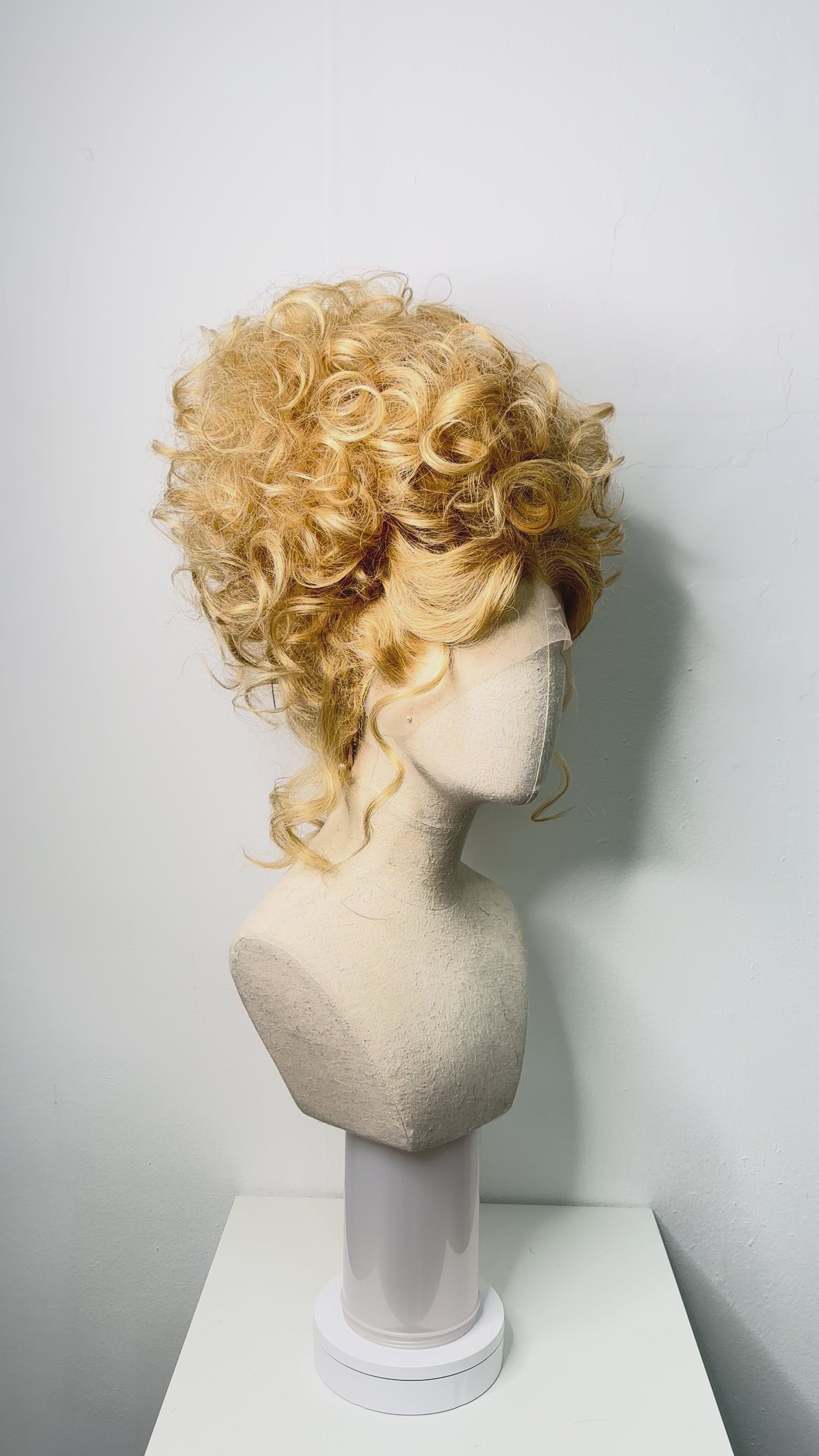 Classy Dolly Updoo natural Gold Blonde